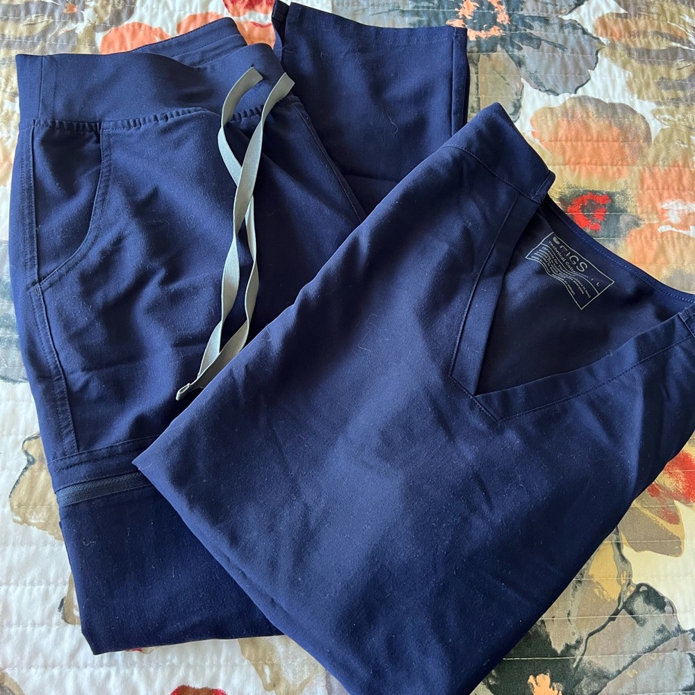 women’s figs scrubs
